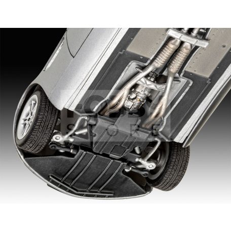 Revell Gift Set BMW Z8 - James Bond 007 The World Is Not Enough 1:24 autó makett 05662R