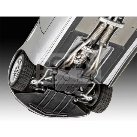 Revell Gift Set BMW Z8 - James Bond 007 The World Is Not Enough 1:24 autó makett 05662R