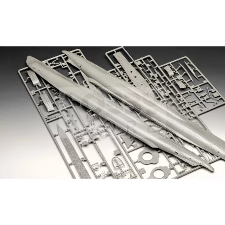 Revell Gift Set Movie Set DAS BOOT - 40th Anniversary 1:144 tengeralattjáró makett 05675R