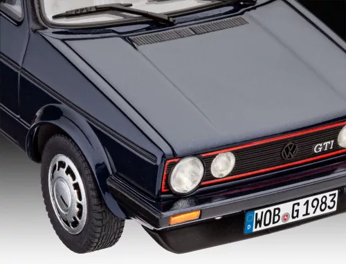 Revell Gift Set Volkswagen Golf GTI Pirelli (35 Years) – 1:24 autó makett