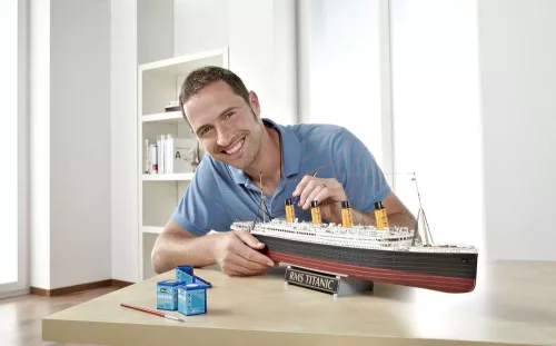 Revell Gift Set R.M.S. Titanic (100th Anniversary) – 1:400 hajó makett