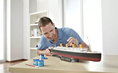 Revell Gift Set R.M.S. Titanic (100th Anniversary) – 1:400 hajó makett