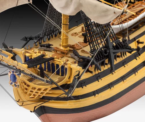 Revell Gift Set HMS Victory (Battle of Trafalgar) – 1:225 vitorláshajó makett