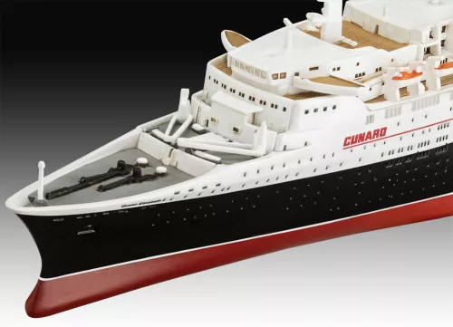 Revell Queen Elizabeth II – 1:1200 hajó makett
