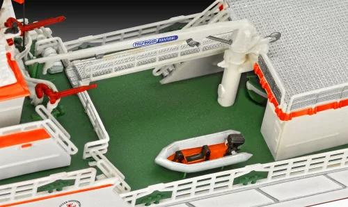 Revell Hermann Marwede – 1:200 mentőhajó makett