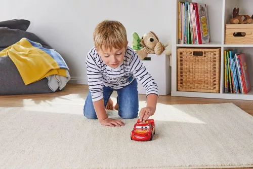 Revell Build & Play Lightning McQueen Disney-Cars (Light & Sound) – 1:20 autó makett