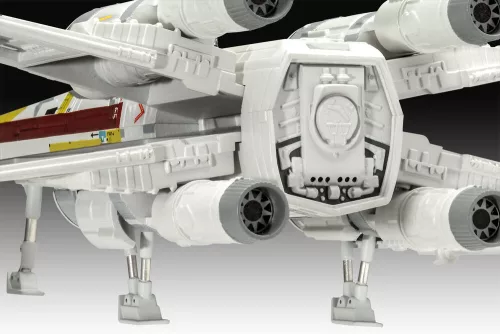 Revell Carson Teva's X-Wing Fighter: The Mandalorian – 1:57 űrhajó makett