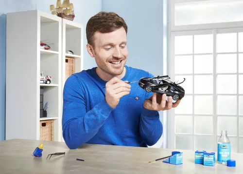 Revell BMW i8 – 1:24 autó makett