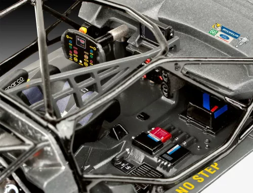 Revell Ford GT Le Mans 2017 – 1:24 versenyautó makett