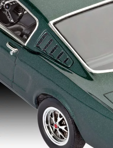 Revell 1965 Ford Mustang 2+2 Fastback – 1:24 autó makett