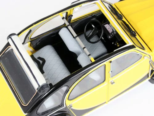 Revell Citroen 2CV Charleston – 1:24 autó makett