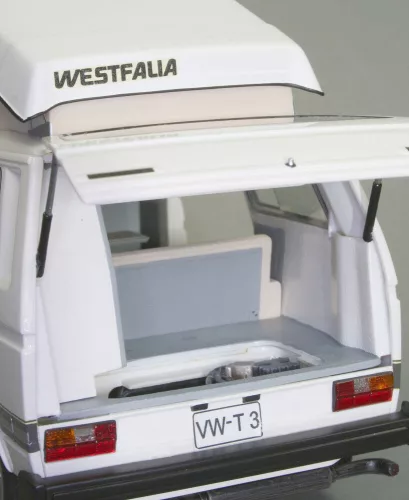 Revell Volkswagen T3 Camper – 1:25 kisbusz makett