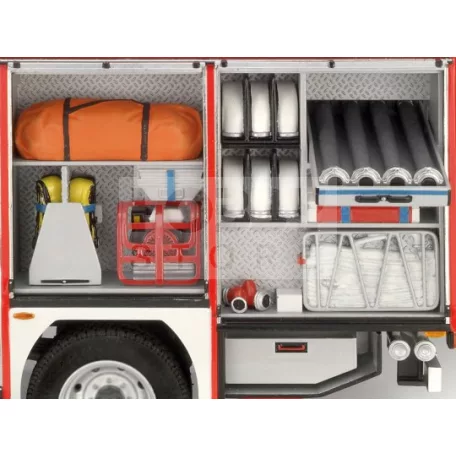 Revell Schlingmann HLF 20 VARUS 4x4 1:24 autó makett 04752R