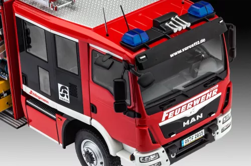Revell MAN/Schlingmann HLF 20 VARUS 4x4 – 1:24 tűzoltóautó makett