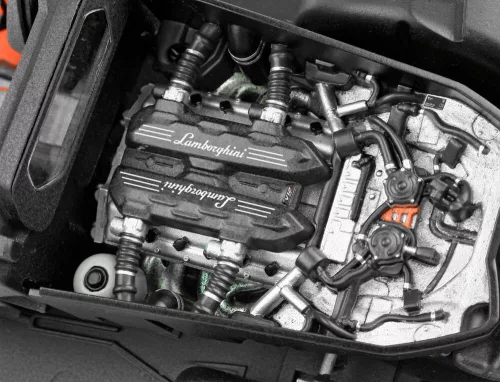 Revell Lamborghini Revuelto – 1:24 versenyautó makett