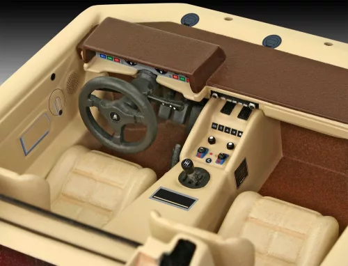 Revell Lamborghini Countach LP500S – 1:24 versenyautó makett
