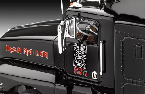 Revell Tour Truck Iron Maiden (50th Anniversary) – 1:32 kamion makett