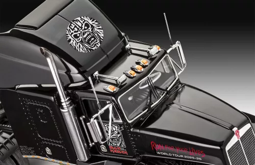 Revell Tour Truck Iron Maiden (50th Anniversary) – 1:32 kamion makett