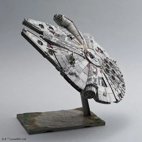 Revell Bandai Millennium Falcon – 1:144 űrhajó makett