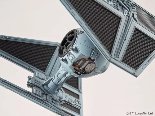 Revell BANDAI TIE Interceptor – 1:72 űrhajó makett