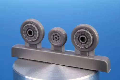CMK F9F Cougar Correction Wheels for Kitty Hawk kits - korrekciós kerékkészlet