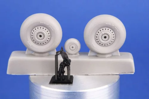 CMK Vickers Wellington Mainwheels and Tailwheel w/Leg for Special Hobby - főfutókerekek és farokkerék futóműszárral