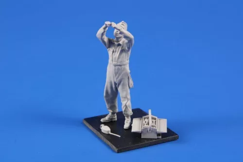 CMK Siebel Si 204/Aero C-3 Mechanic (engine repair) – figura makett