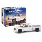 Revell - 1999 Chevy Silverado Custom Pickup (1:25) autó makett 14538R