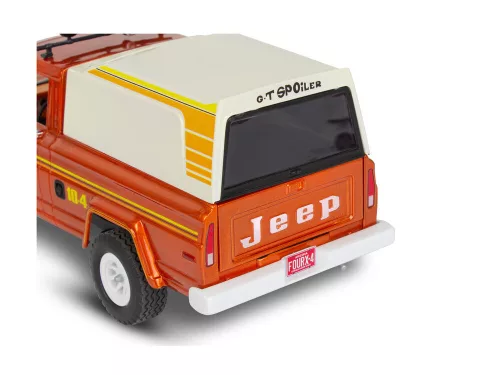 Revell Jeep J-10 pickup with camper – 1:24 pickup makett