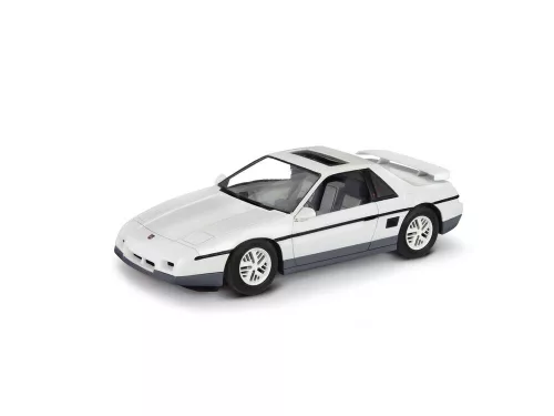 Revell 1985 Pontiac Fiero GT – 1:24 autó makett