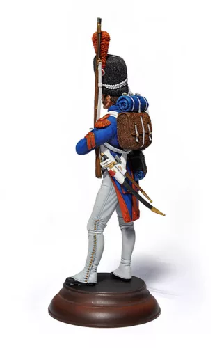 MiniArt Imperial Guard French Grenadier. Napoleonic Wars – 1:16 figura makett