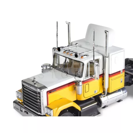 Revell '78 Chevy Bison 1:32 kamion makett 17471R