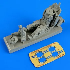   Aerobonus Soviet fighter pilot with ejection seat – figura makett