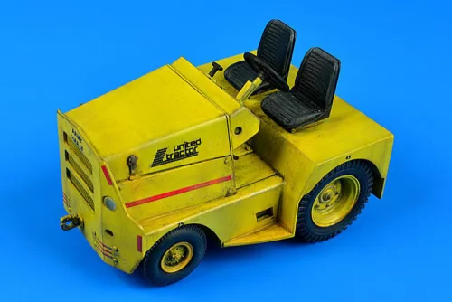 Aerobonus UNITED TRACTOR GC-340/SM340 tow tractor – földi kiszolgáló eszköz makett
