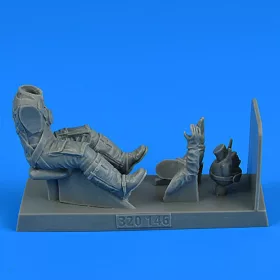   Aerobonus German Luftwaffe WWII Pilot with parachute for Bf 109K for Hasegawa – figura makett
