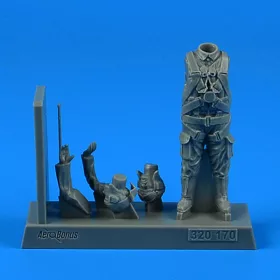   Aerobonus Japanese WWII Fighter Pilot or Japanese WWII Kamikaze Pilot – figura makett