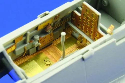 Eduard Accessories P-40B Tomahawk interior für Trumpeter Bausatz - P-40B Tomahawk belsőtér-részletező készlet