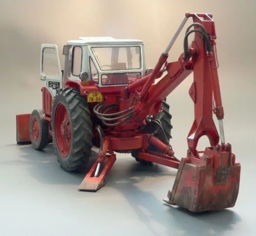 Plus Model Sowjetische Planierraupe/Trecker Belarus – járműmakett