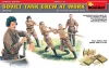 MiniArt Soviet Tank Crew at Work. Special Edition – 1:35 figura makett