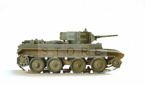 Zvezda BT-7 Soviet Tank with Crew makett 1:35 (3545Z)