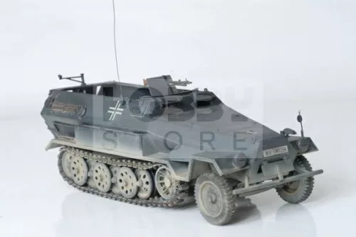 Zvezda Hanomag Sd.Kfz. - 251/1 Ausf B German personnel carrier makett 1:35 (3572Z)
