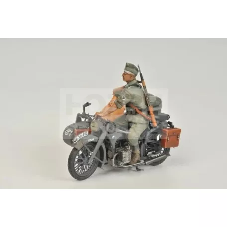 Zvezda German WWII Sidecar R12 with crew makett 1:35 (3607Z)