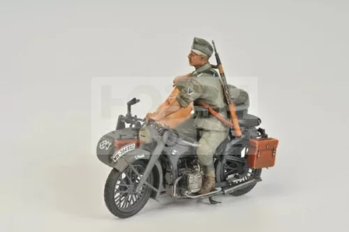 Zvezda German WWII Sidecar R12 with crew makett 1:35 (3607Z)