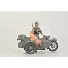 Zvezda German WWII Sidecar R12 with crew makett 1:35 (3607Z)