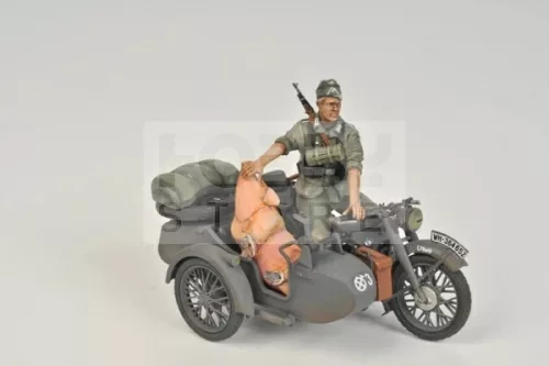 Zvezda German WWII Sidecar R12 with crew makett 1:35 (3607Z)