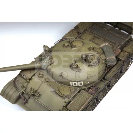 Zvezda T-62 Soviet Main Battle Tank makett 1:35 (3622Z)