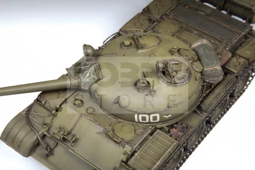 Zvezda T-62 Soviet Main Battle Tank makett 1:35 (3622Z)