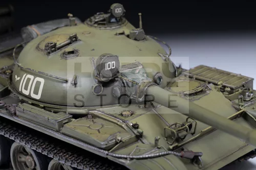 Zvezda T-62 Soviet Main Battle Tank makett 1:35 (3622Z)