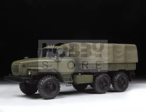 Zvezda Ural 4320 Truck makett 1:35  makett (3654Z)