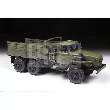 Zvezda Ural 4320 Truck makett 1:35  makett (3654Z)